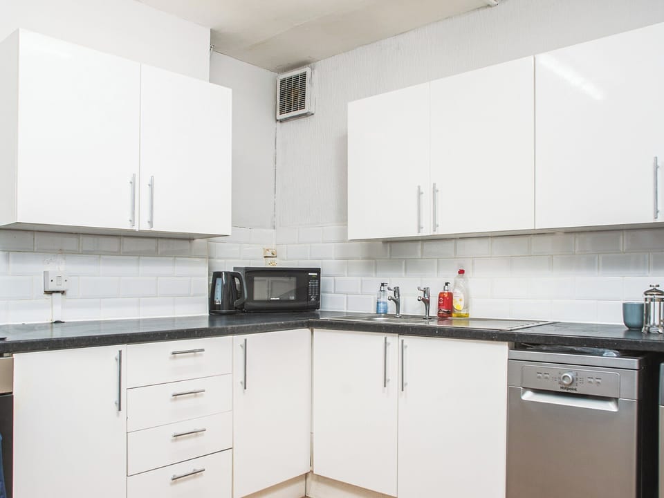 Kitchen | Newport House Lower - My City, Newport