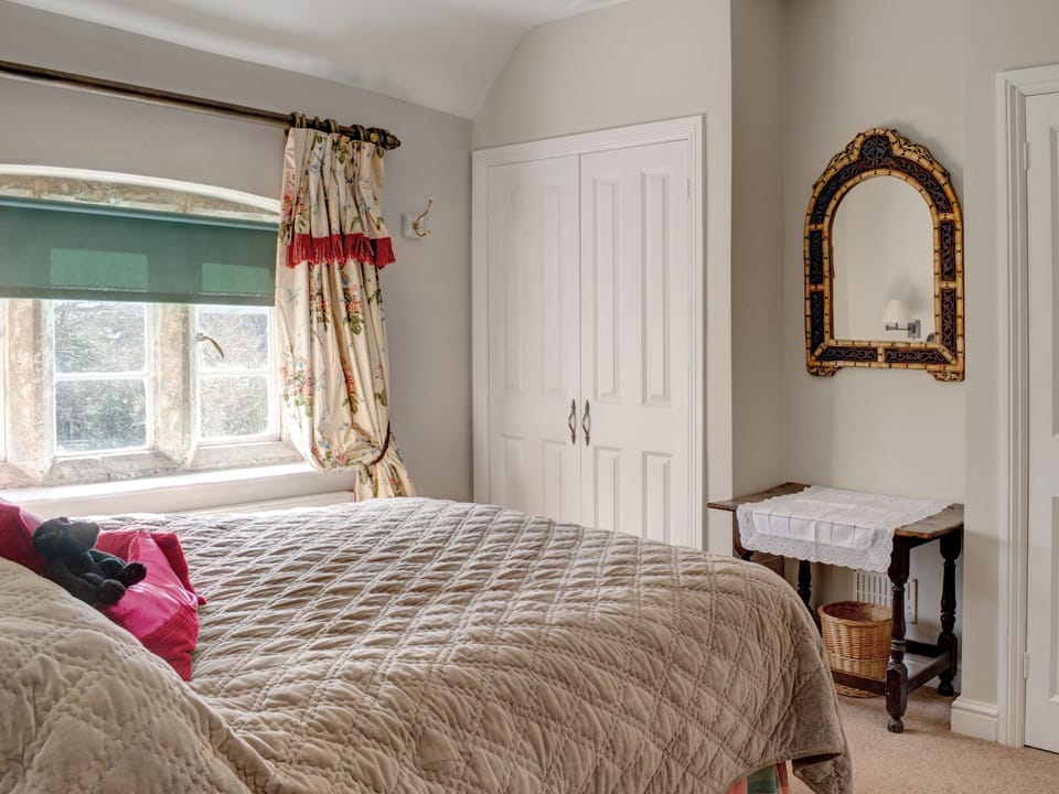 Double bedroom | Truffles Cottage, Near Cheltenham