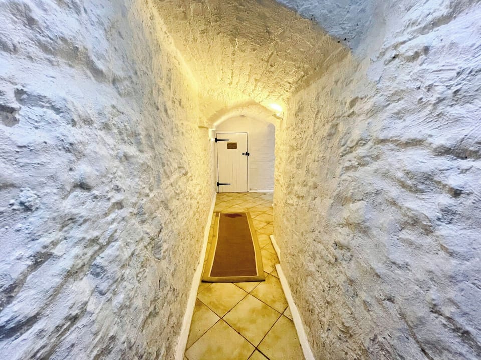 Hallway | South Parade Mansions, Bristol