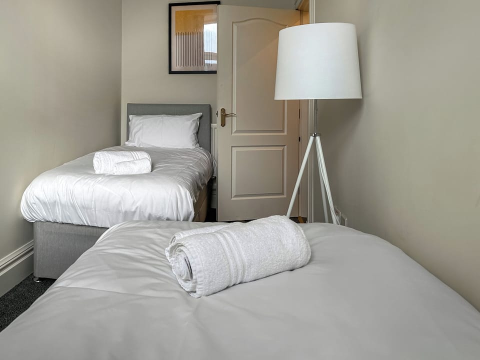 Twin bedroom | Dingleton 45, Melrose