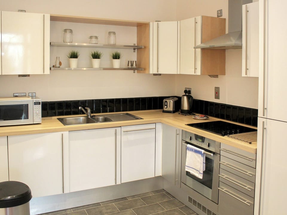 Kitchen | Crown Apartments 113 - Crown Apartments, Newcastle upon Tyne