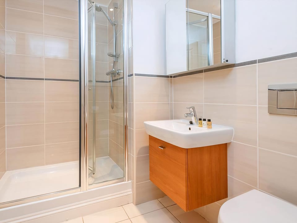 En-suite | Bathwick Apartment, Bath