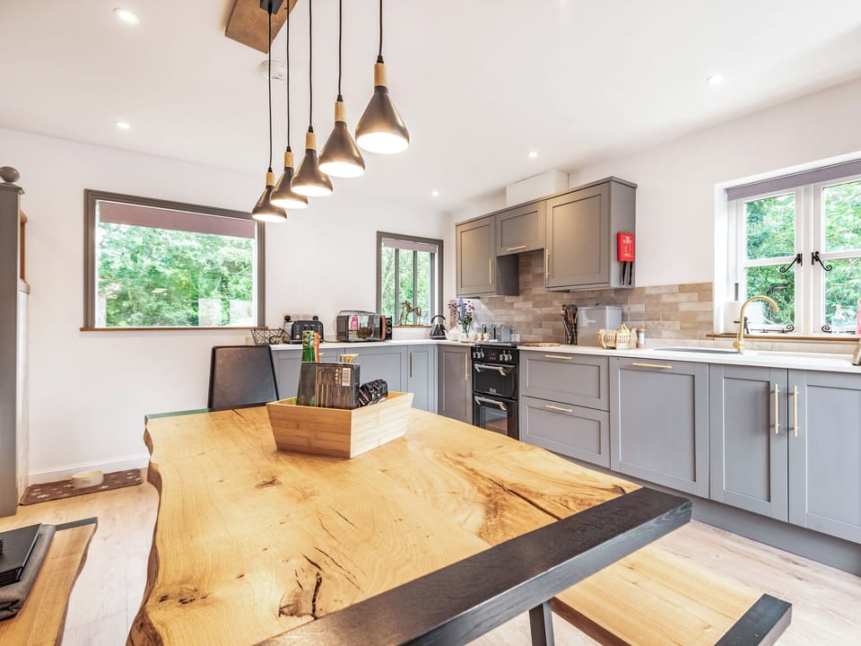 Kitchen/diner | The Osiers- Silhouette&rsquo;s Stable - The Osiers, Chichester
