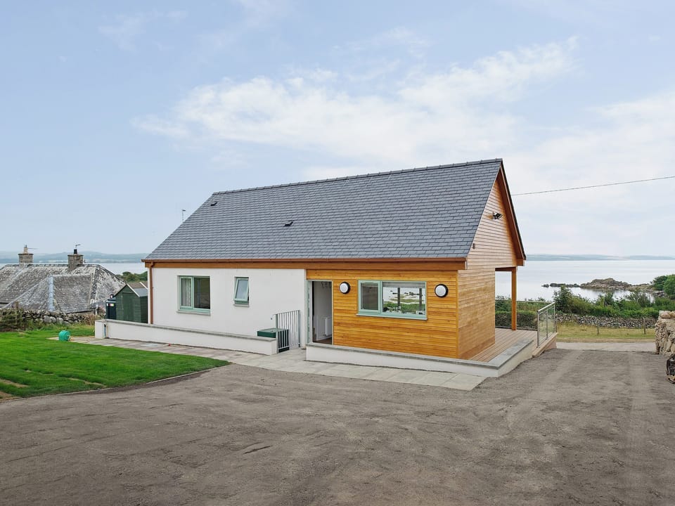 Charming seaside holiday property | Curlew Cottage, Mossyard, near Gatehouse of Fleet
