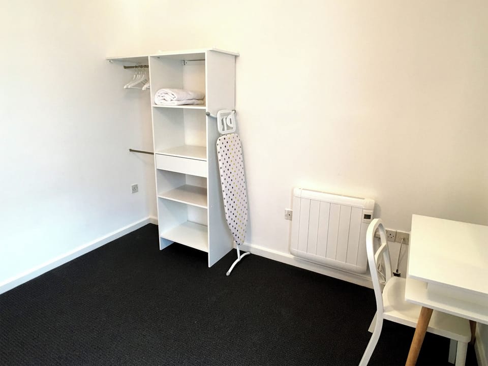 Double bedroom | Gloucester Apartment - Gloucester Apartments, Bristol