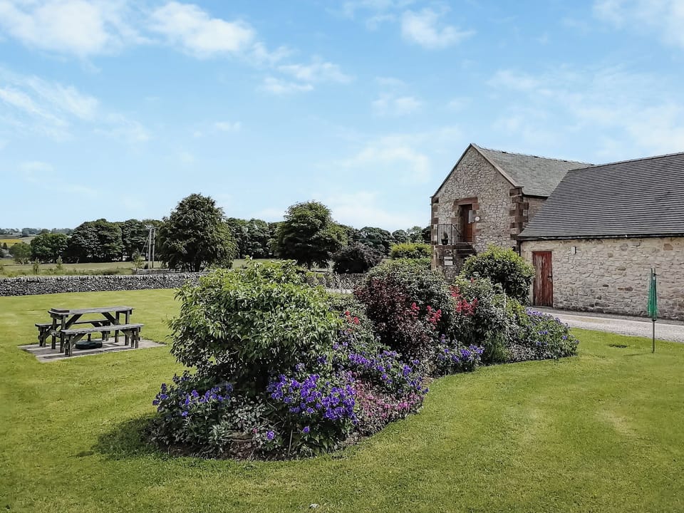Garden and grounds | The Dairy - Cotterill Farm, Biggin by Hartington, near Buxton
