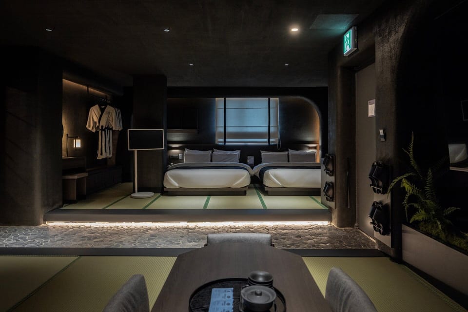 Signature | Blackout drapes, soundproofing, free WiFi, bed sheets