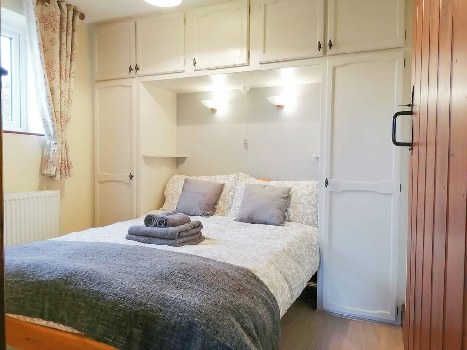 Double bedroom | The Granary - Cotterill Farm, Biggin by Hartington, near Buxton