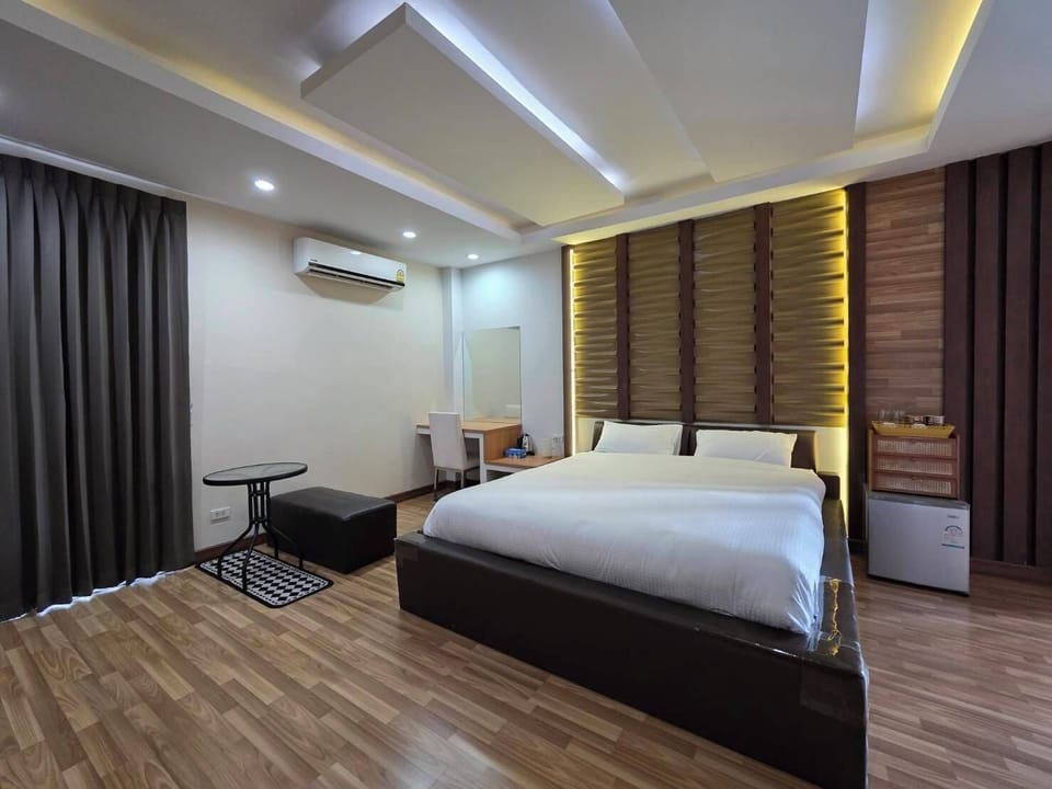 Superior Single Room, Balcony, Hill View | Free WiFi