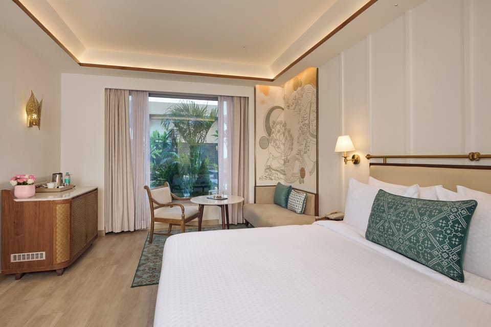 Premium Room, 1 Double Bed | Hypo-allergenic bedding available, minibar, desk, laptop workspace