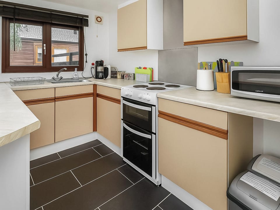 Kitchen | Yare View - Norfolk Holiday Lodges, Brundall