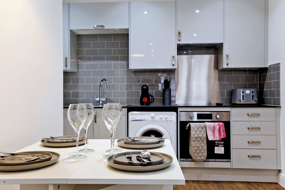 Comfort Studio | Private kitchenette | Full-size fridge, oven, stovetop, cookware/dishes/utensils