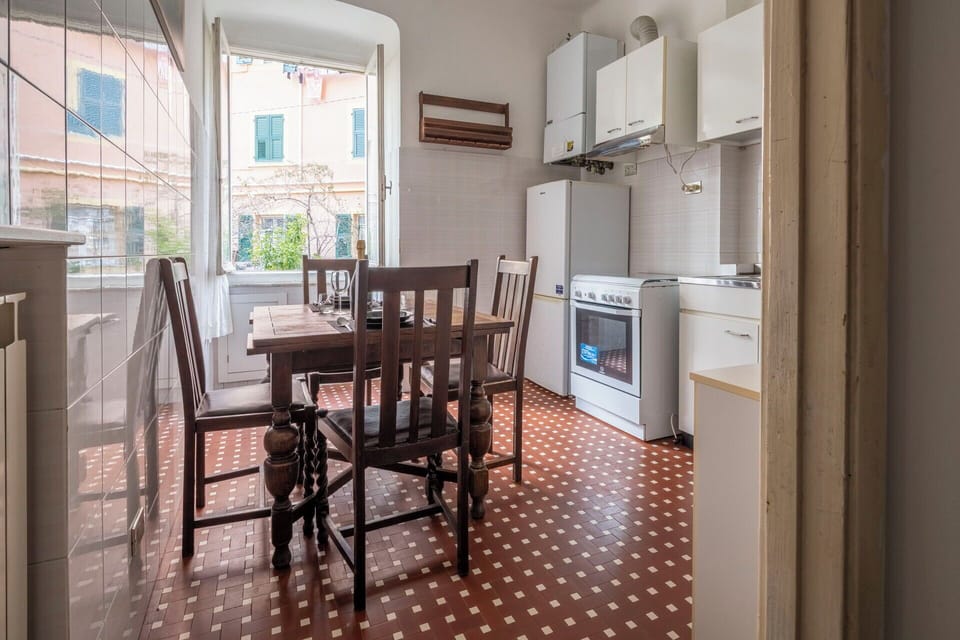 Autumn, Kitchen, Spring, Summer