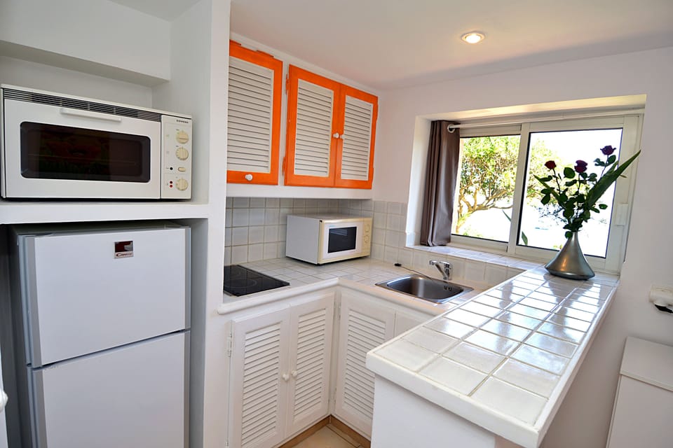 Comfort Studio, Ensuite | Private kitchen | Fridge, microwave, stovetop, espresso maker
