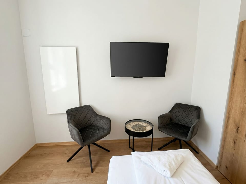 Basic Apartment | Iron/ironing board, free WiFi