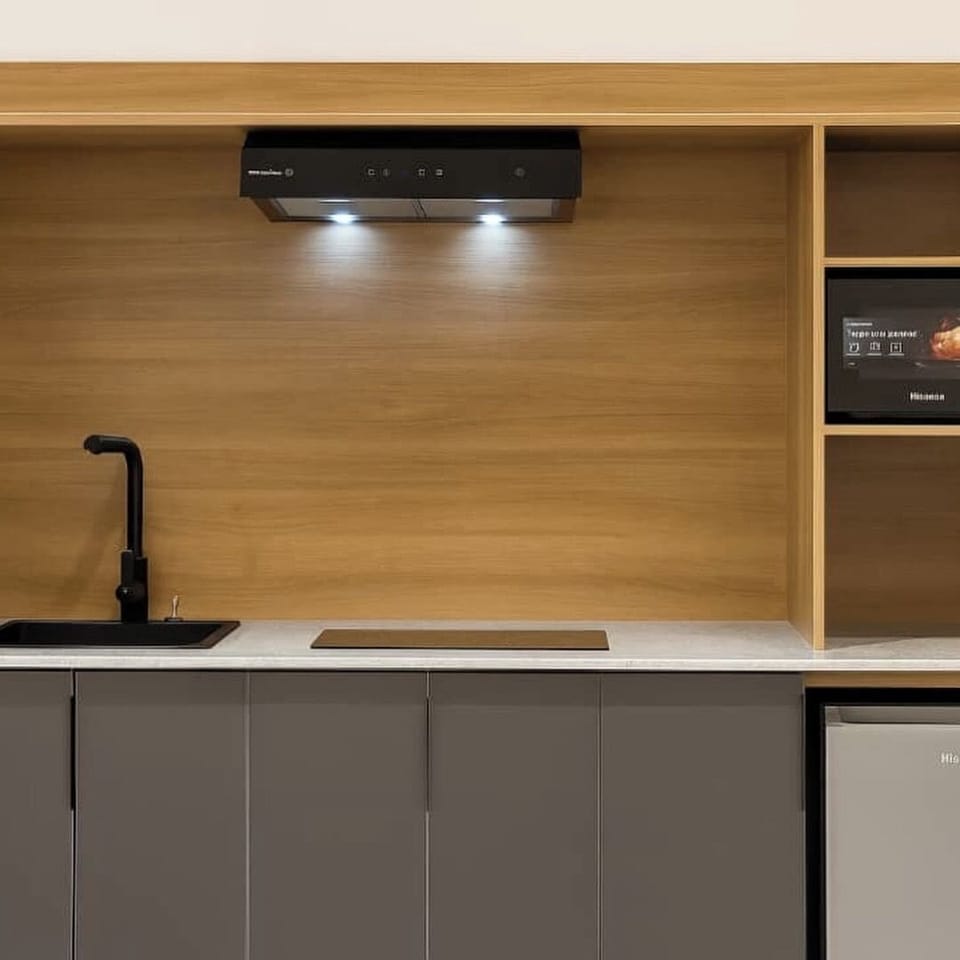 Economy Apartment, Balcony, City View | Private kitchen | Fridge, microwave, oven, stovetop