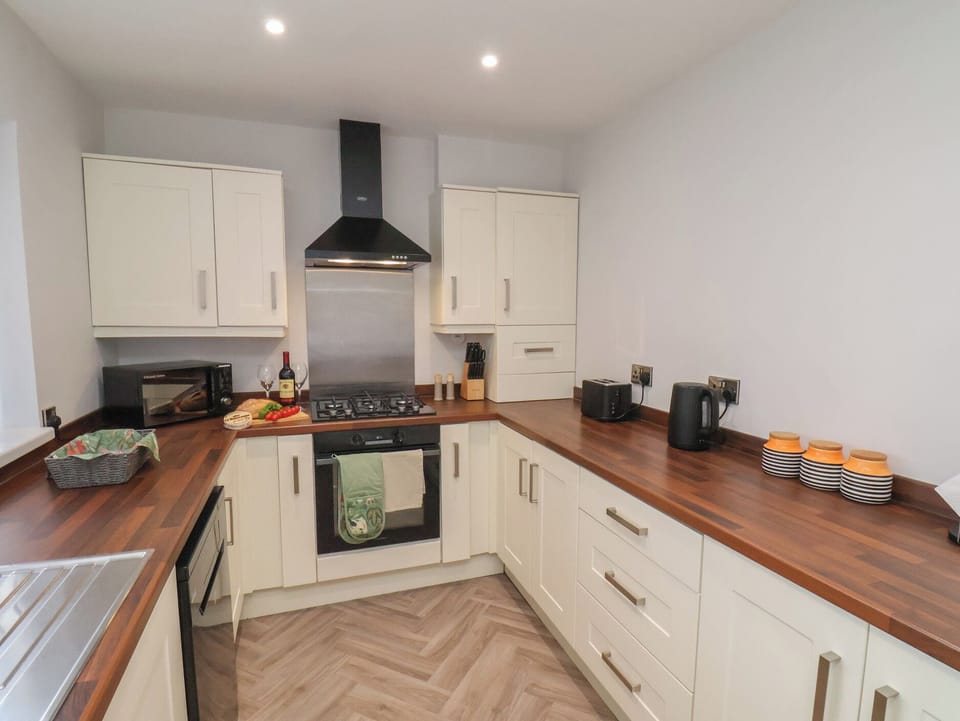 Fridge, microwave, dishwasher, toaster