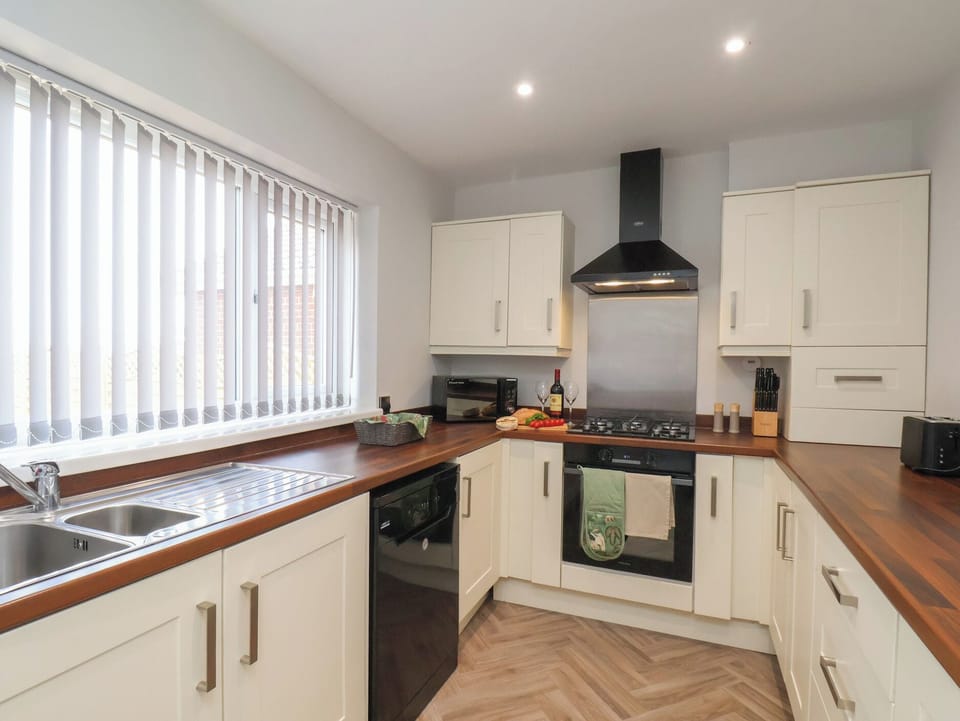Fridge, microwave, dishwasher, toaster