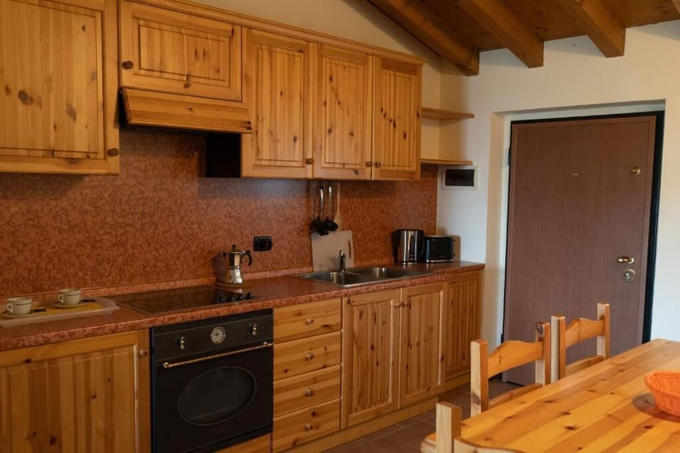 EAST Apartment | Private kitchen | Microwave