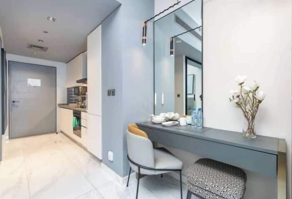 Luxury Studio, Balcony, City View | Living area | 65-inch Smart TV with cable channels, table tennis