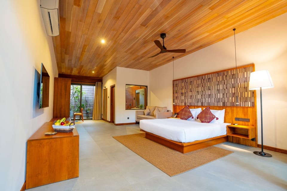 Premier Double Room, Terrace, Garden View | Hypo-allergenic bedding, minibar, in-room safe, desk