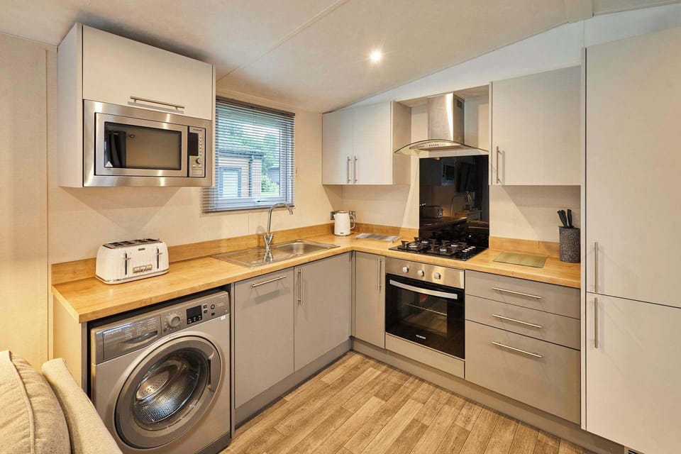 Serenity Lodge, Allerthorpe Golf & Country Park, York - Host & Stay