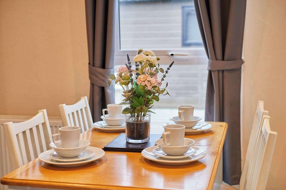 Serenity Lodge, Allerthorpe Golf & Country Park, York - Host & Stay