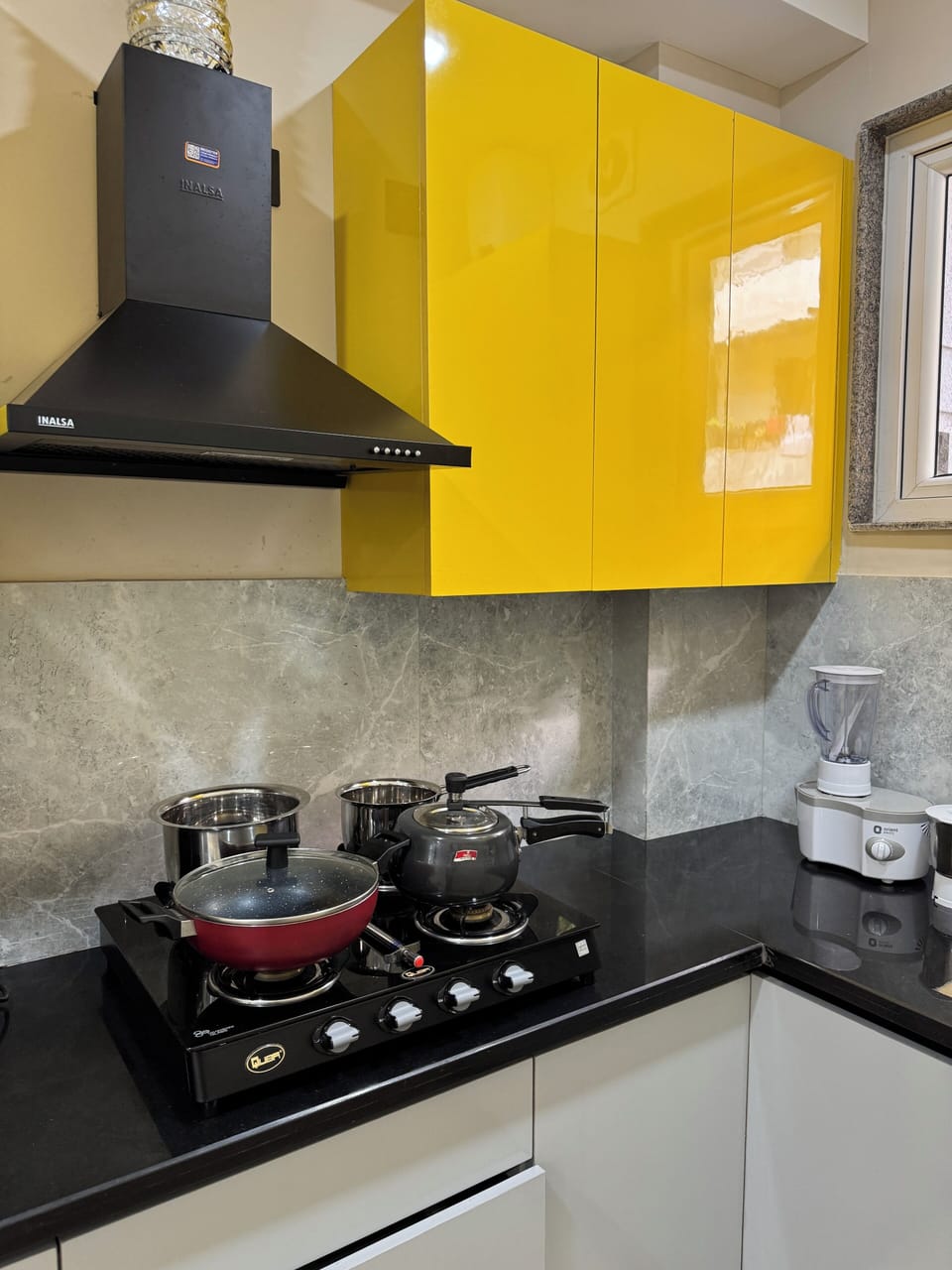 Apartment, Balcony, Garden View | Private kitchen | Dining tables