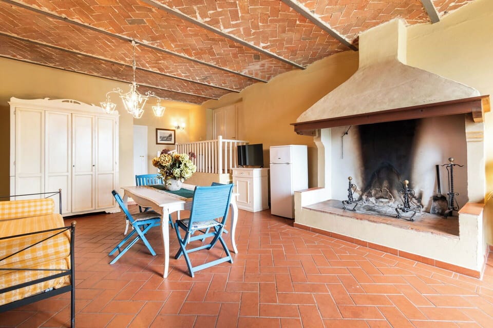 Autumn, Dining Room, Kitchen, Living Room, Spring, Summer, Winter
