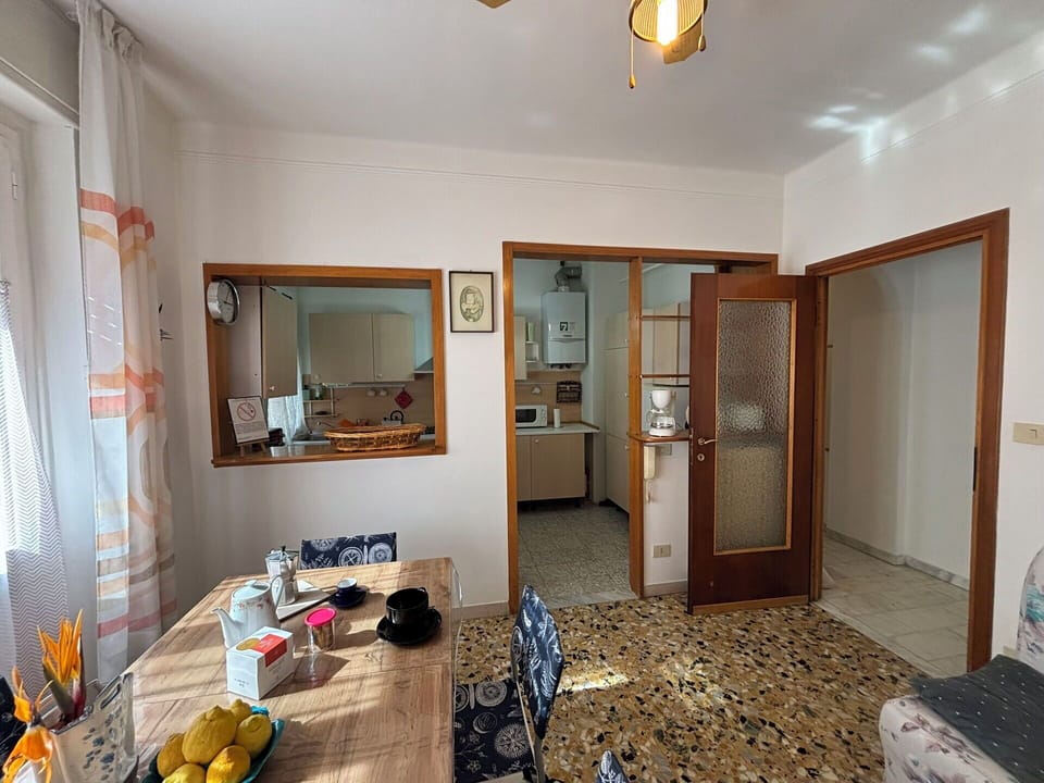 Autumn, Kitchen, Living Room, Spring, Summer