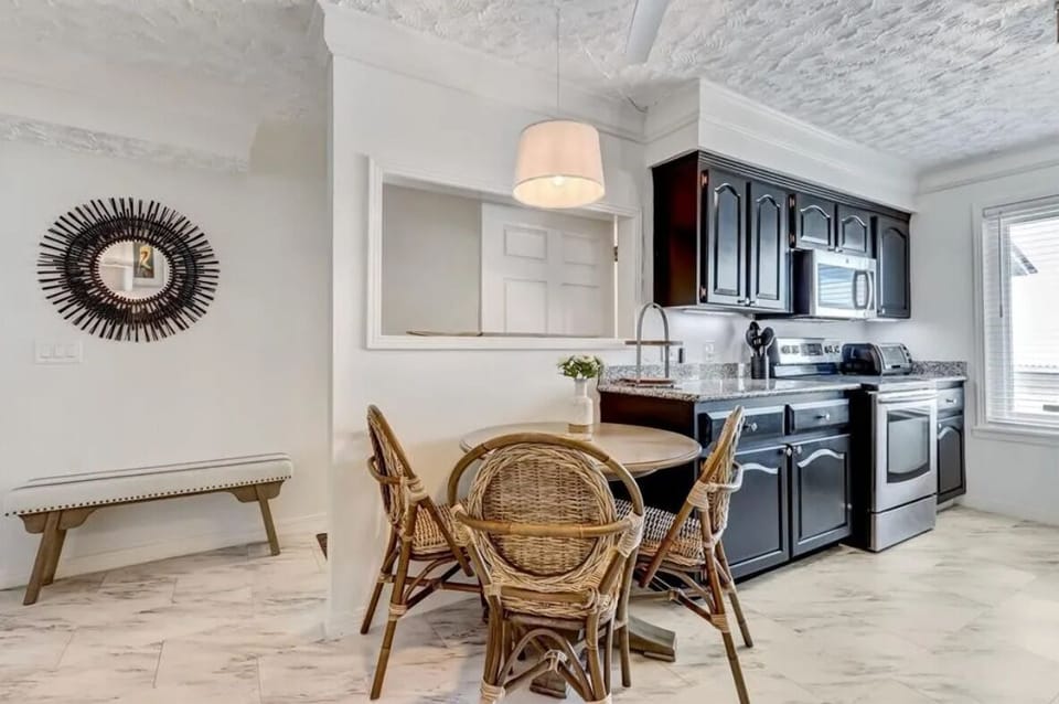 338A Tarpon Ave - Dining Area 1