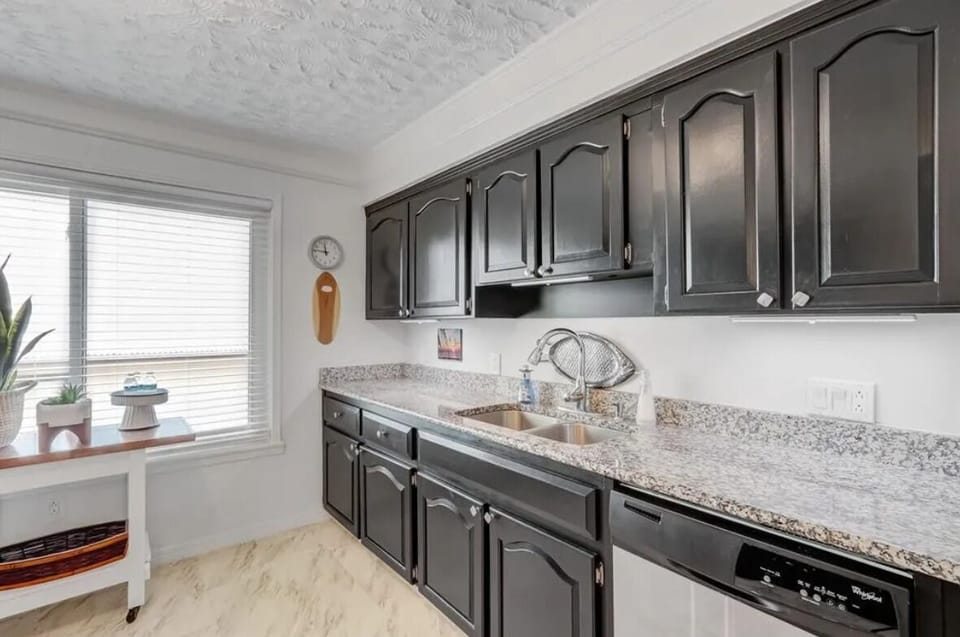 338A Tarpon Ave - Full Kitchen 3