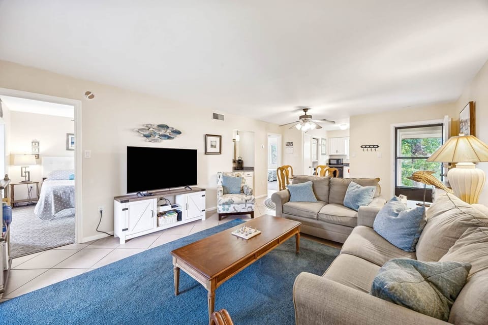 Amelia Landings 5F - Living Area 3