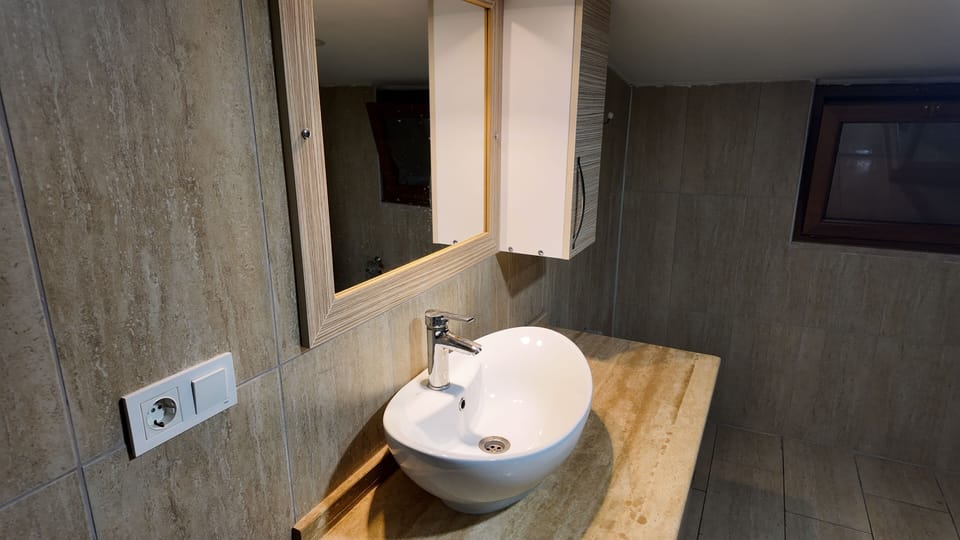 Deluxe Suite | Bathroom