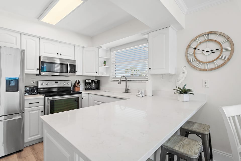 Coastal Corner - Seagrove - Kitchen/Bar