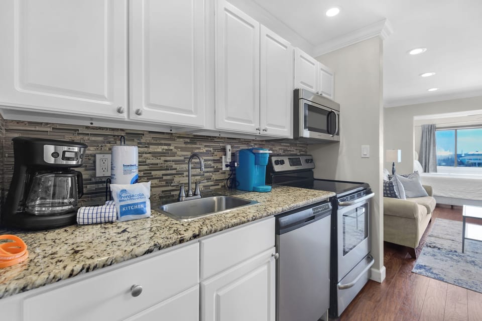 Full kitchen