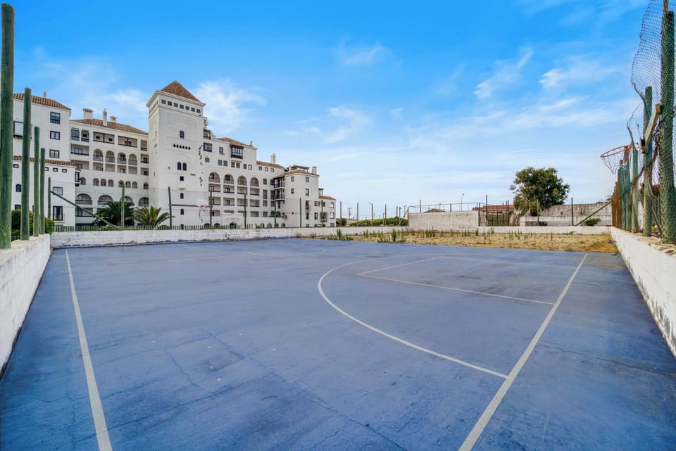 Sport court