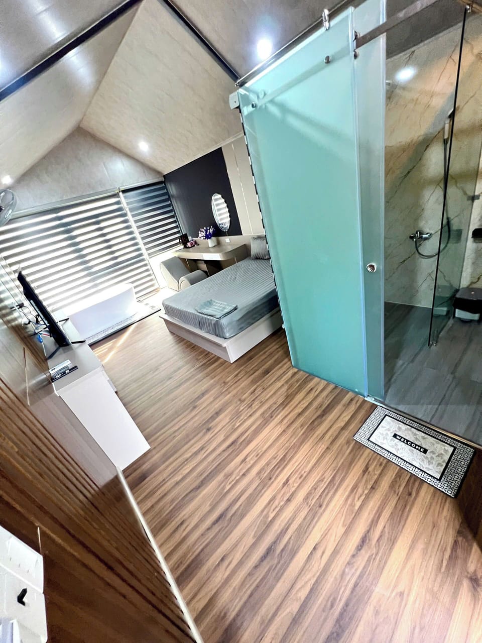 Superior Apartment | Desk, blackout drapes, free WiFi, bed sheets