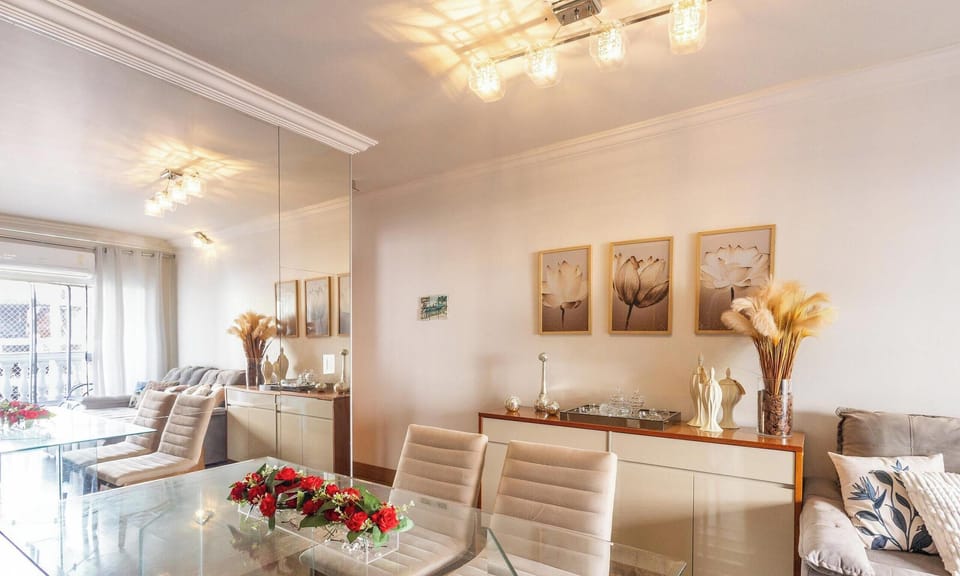 Basic Apartment | Dining