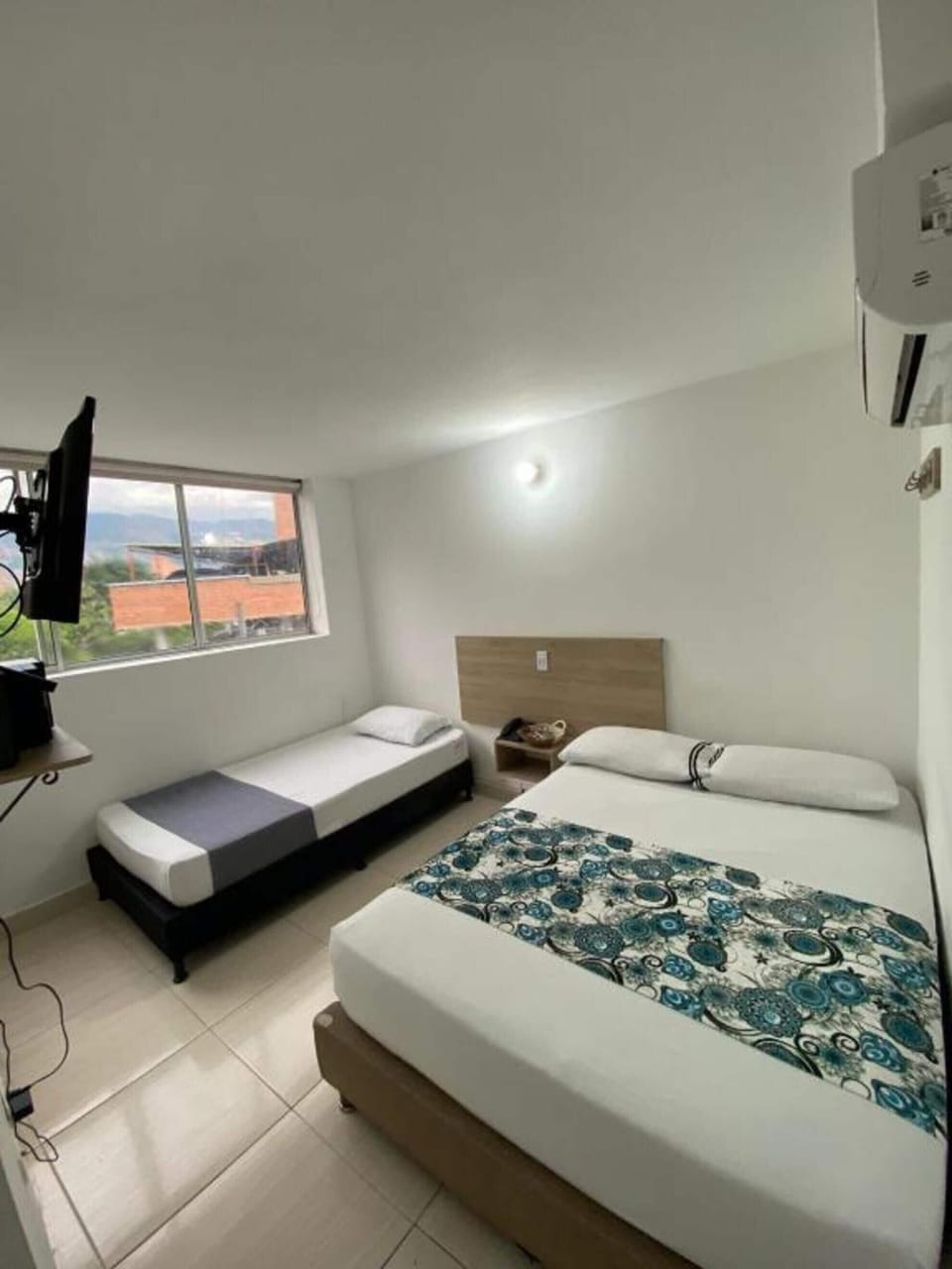 Basic Triple Room | Free WiFi, bed sheets