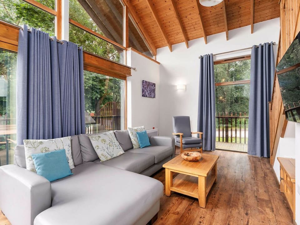 Deerpark Classic Silver Birch wheelchair accessible cabin