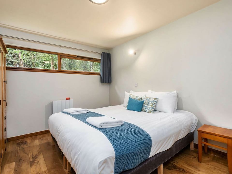 Keldy Classic Silver Birch wheelchair accessible cabin