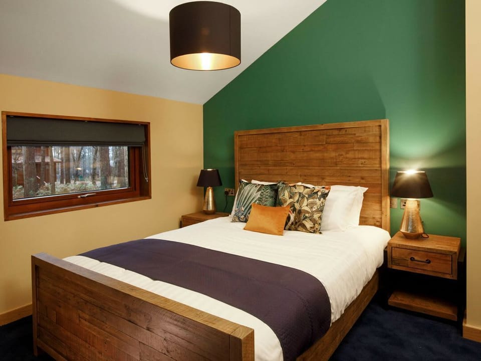 Delamere Forest Golden Oak Hideaway