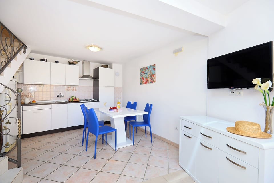 Villa (3 Bedrooms) | Private kitchen | Fridge, microwave, oven, stovetop