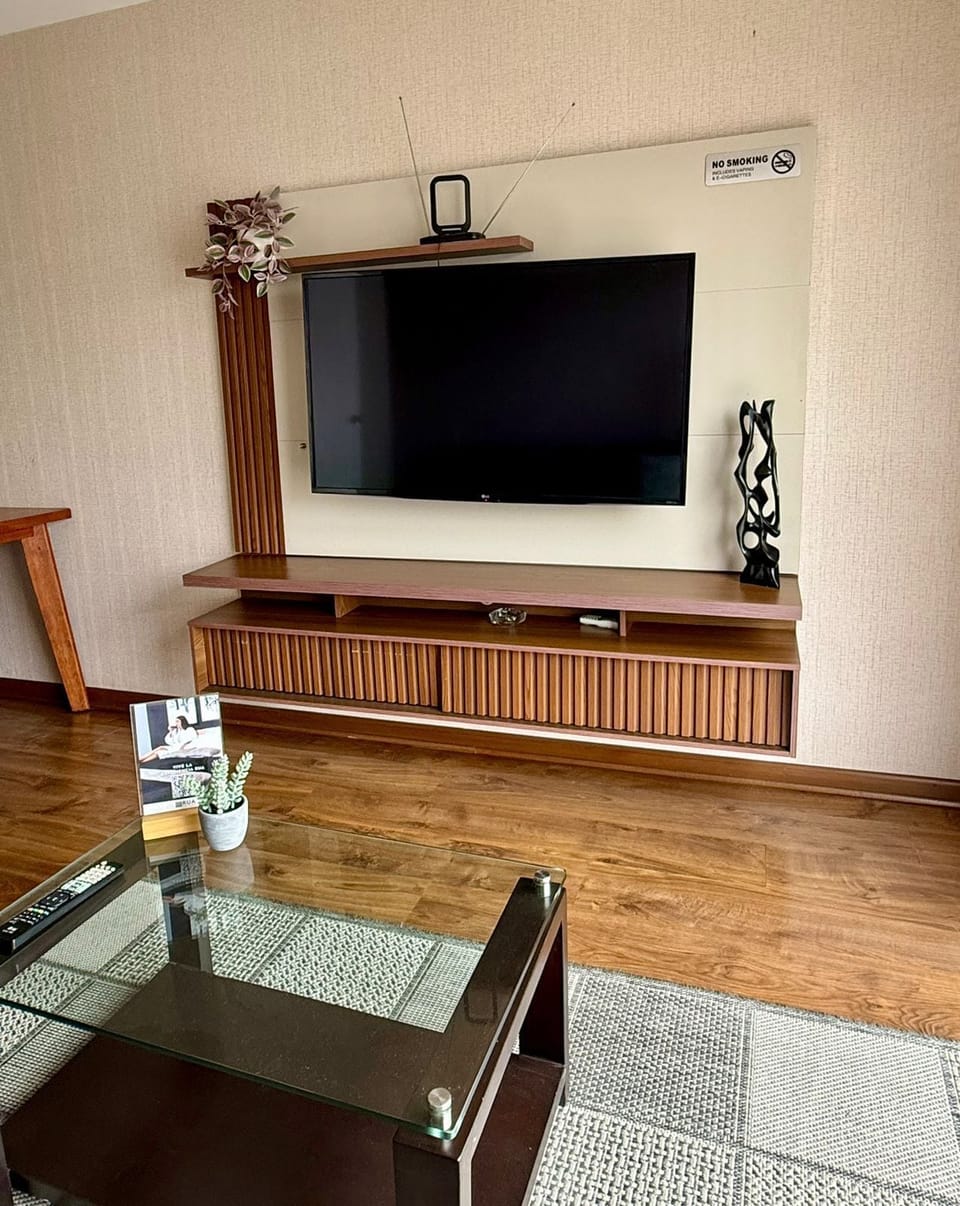 Classic Apartment, Balcony, City View | Living area