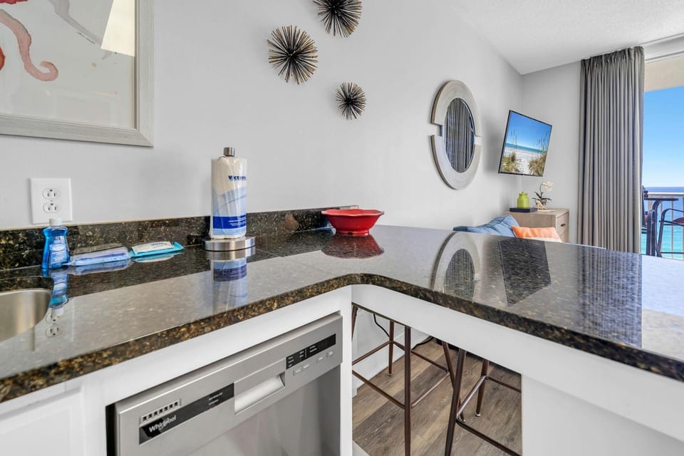 Condo, 1 King Bed with Sofa bed (Majestic Beach Towers 1-1209) | Private kitchen