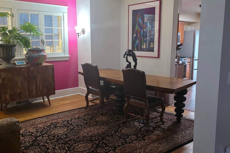 Your family or friends will love catching up in the stylish and comfortable dining area