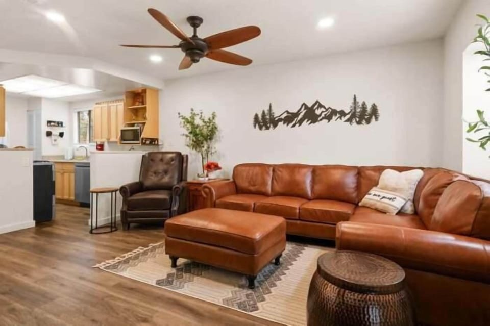 Basic House, Patio, Mountain View | Living area | Flat-screen TV, fireplace