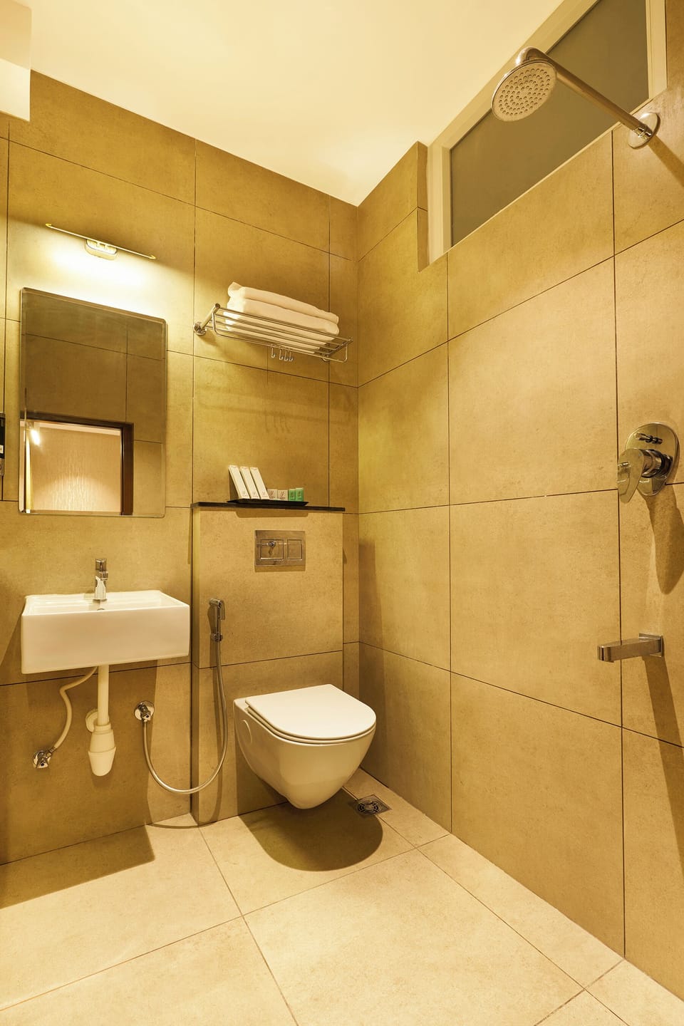 Standard Twin Room, City View | Bathroom | Shower, free toiletries, towels, soap