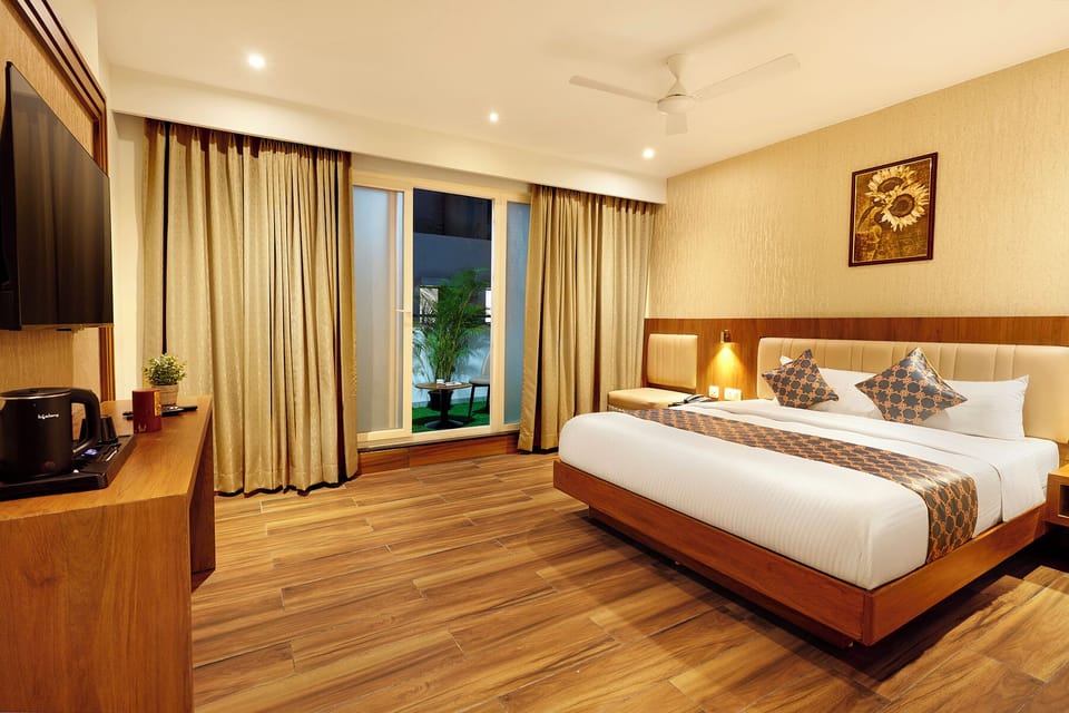 Deluxe Double Room, Balcony, City View | Premium bedding, down comforters, memory foam beds